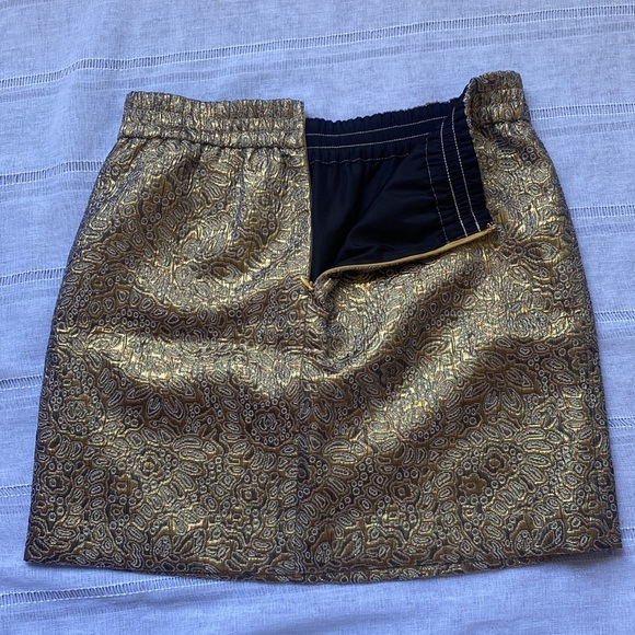 NWOT Loft Baroque fabric mini skirt. - Picture 7 of 14